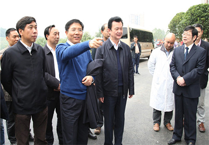 湖南省委副書記孫金龍蒞臨天敵繁育中心視察