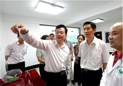 湖南省人大常委副主任蔡力峰蒞臨天敵繁育中心